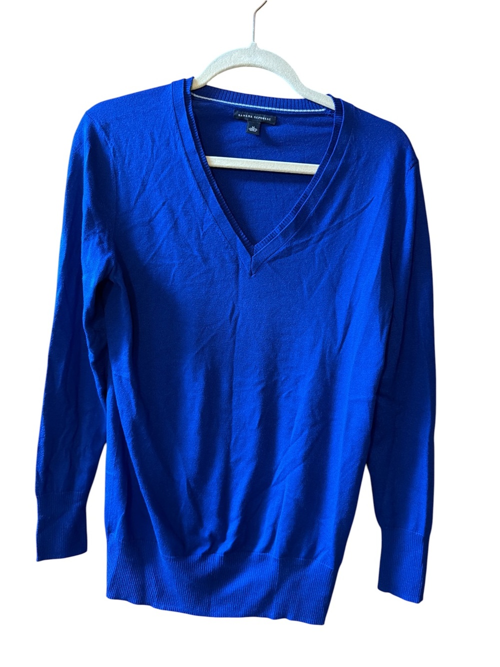 Banana republic women’s medium V-Neck Sweater - Royal Blue silk